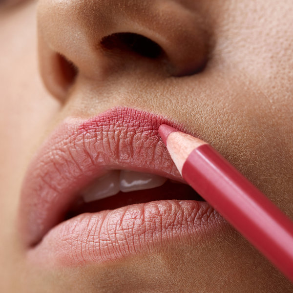 Nauči da se našminkaš kao profesionalni šminker: šminkanje usana